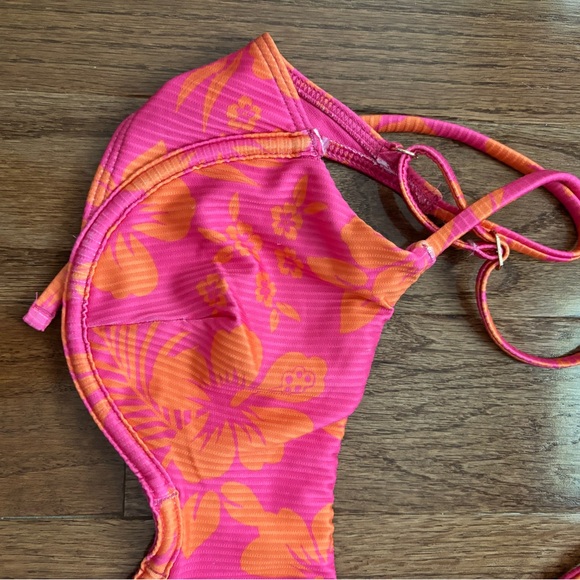 NWOT Hollister co. ribbed pink and orange tropical floral bikini top - Picture 4 of 6
